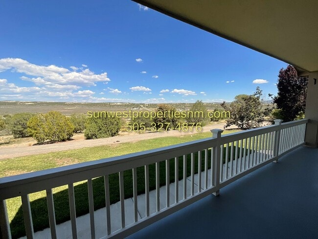 Building Photo - Charming 4-bedroom, 3.5-bathroom house