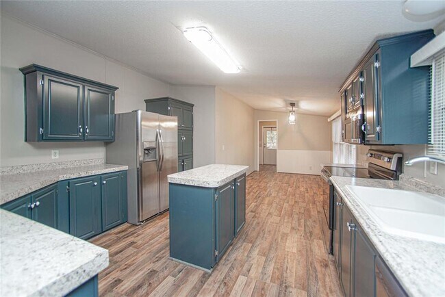 Building Photo - 16101 Lone Star Ranch Dr