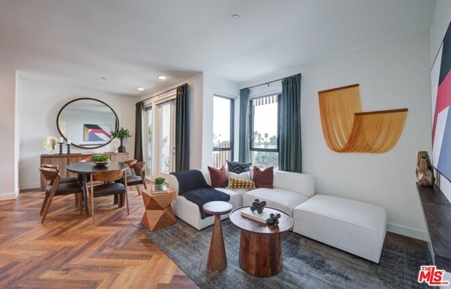 Building Photo - 1250 N Fairfax Ave