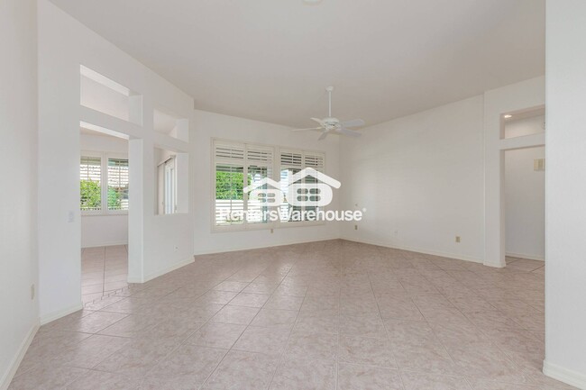 Building Photo - 15902 W Sentinel Dr