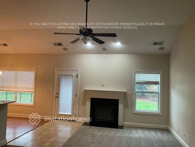 Foto del edificio - 1628 Ridgehaven Rd