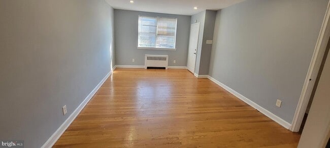 Photo - 307 E Clarkson Ave Apartment