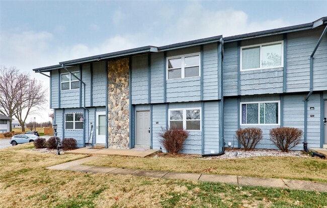 Foto del edificio - 2402 Savoy Dr