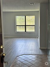 Building Photo - 2526 Carambola Cir N