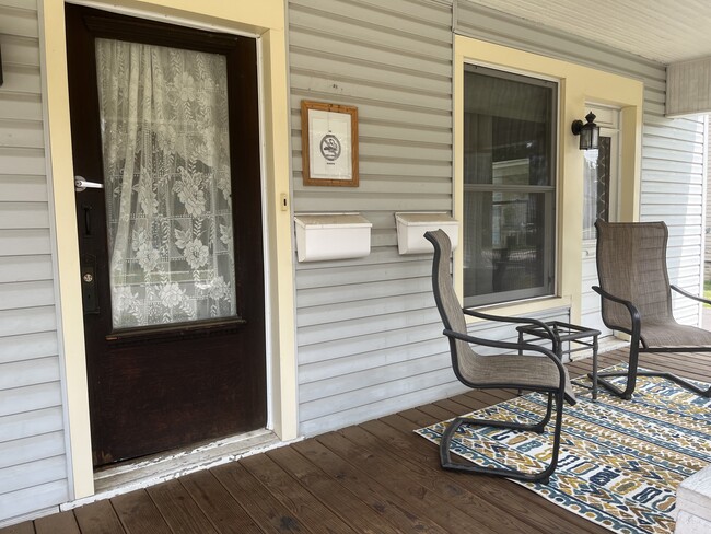 Front Door & Private Room Entrance - 126 Laquineo St