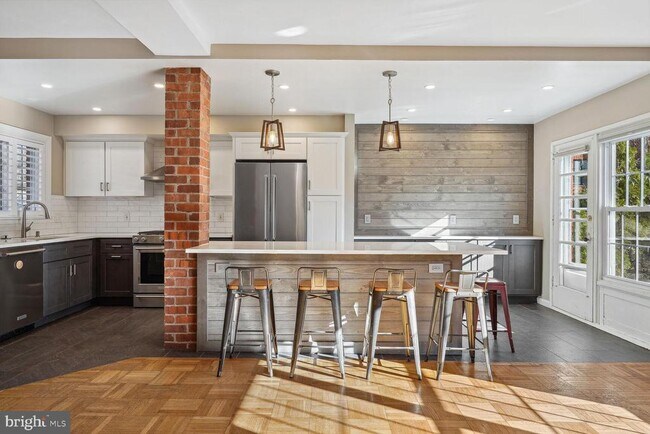 Foto del edificio - 3250 Gunston Rd