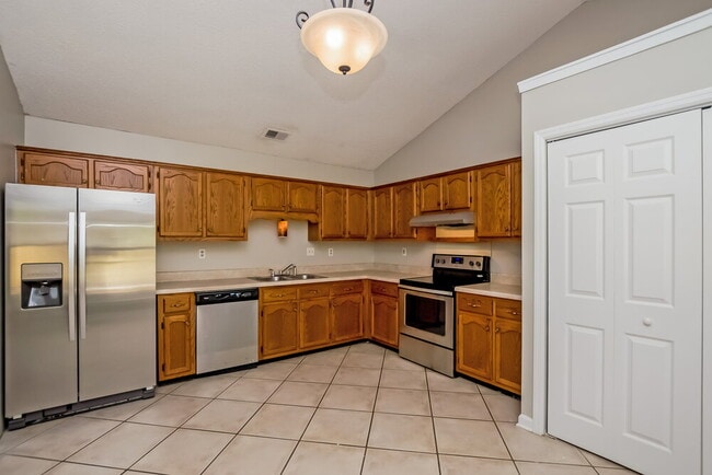 Building Photo - 10378 Yates Dr