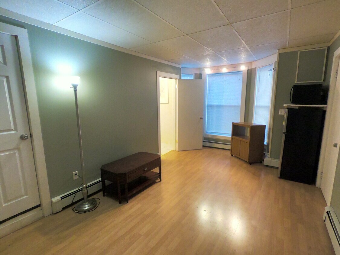 303 Hanover St Unit 3, Manchester, NH 03104 303 Hanover St Manchester