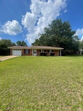 Building Photo - 409 Springdale Dr
