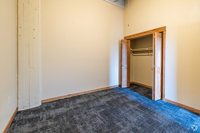 2Br, 2Ba - 1068Sqft Second Bedroom - Kansas Avenue Lofts