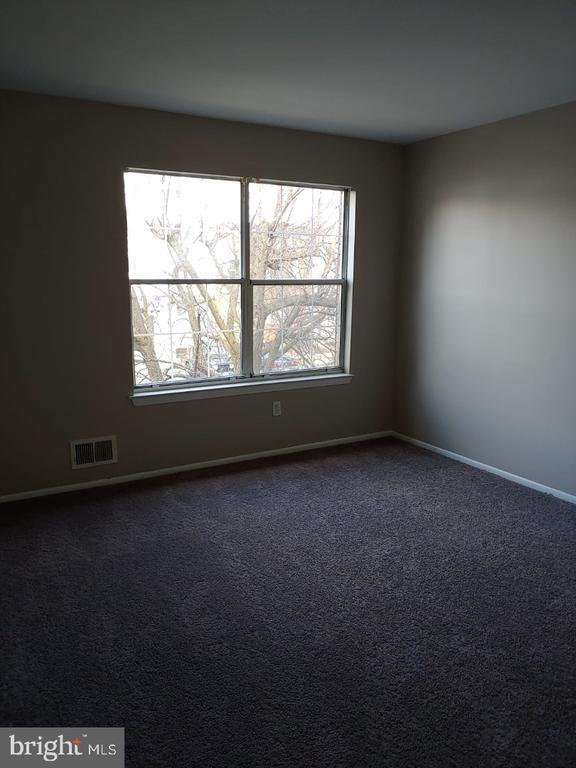 Building Photo - 608 Woodchip Rd