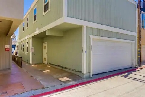 Building Photo - 726 San Luis Rey Pl