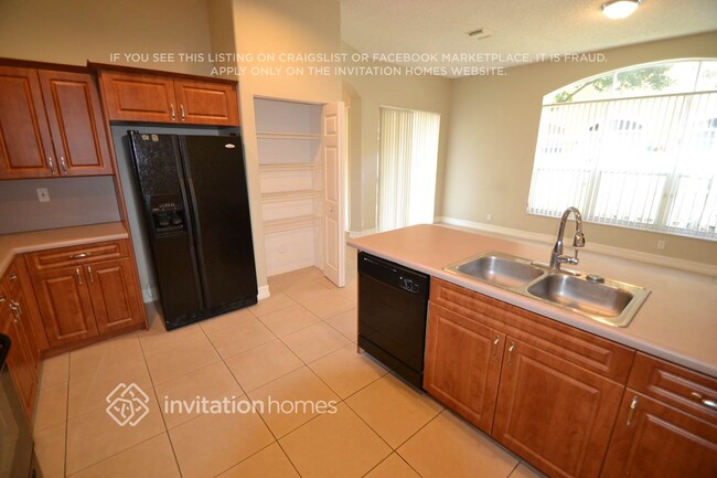 Foto del edificio - 3736 SW 50th St