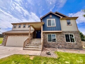 Building Photo - 252 Primrose Dr