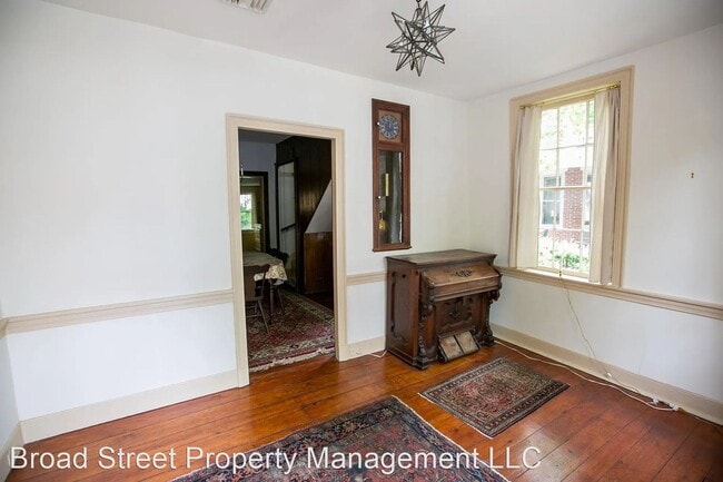 Building Photo - 3 br, 2 bath House - 66 E Main Street