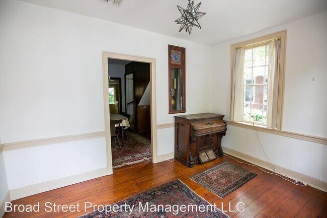 Foto del edificio - 3 br, 2 bath House - 66 E Main Street
