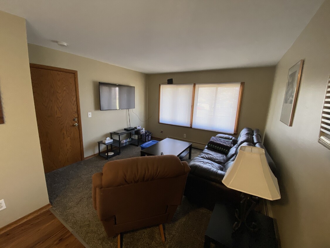 Living Room - 20630 Hughes Ave W