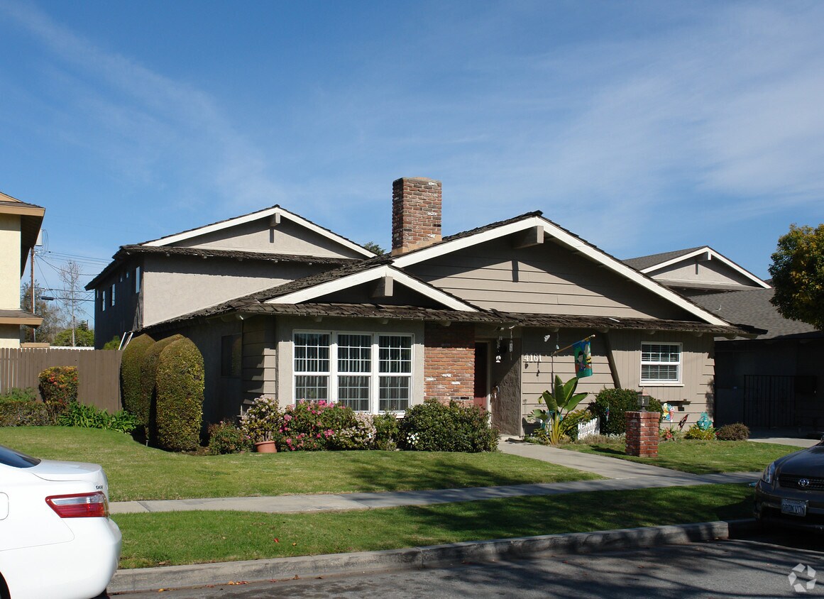 Building Photo - 4161 Howard Ave