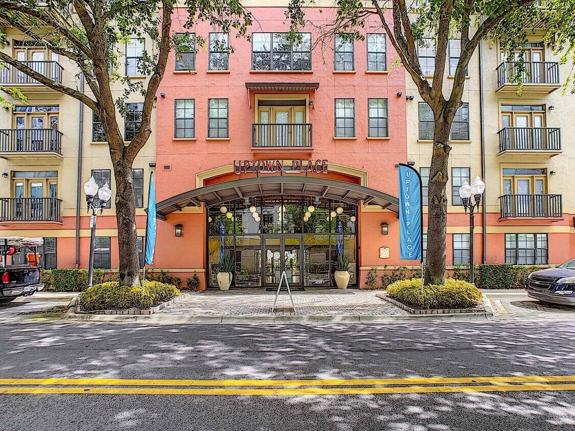 Primary Photo - Downtown Dream at Uptown! 2/2, 5th floor c...