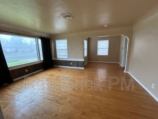 Foto del edificio - 606 E 22nd St