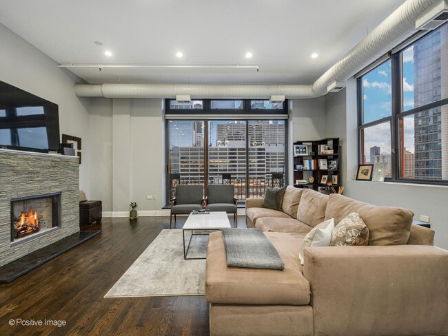 Foto del edificio - 360 W Illinois St