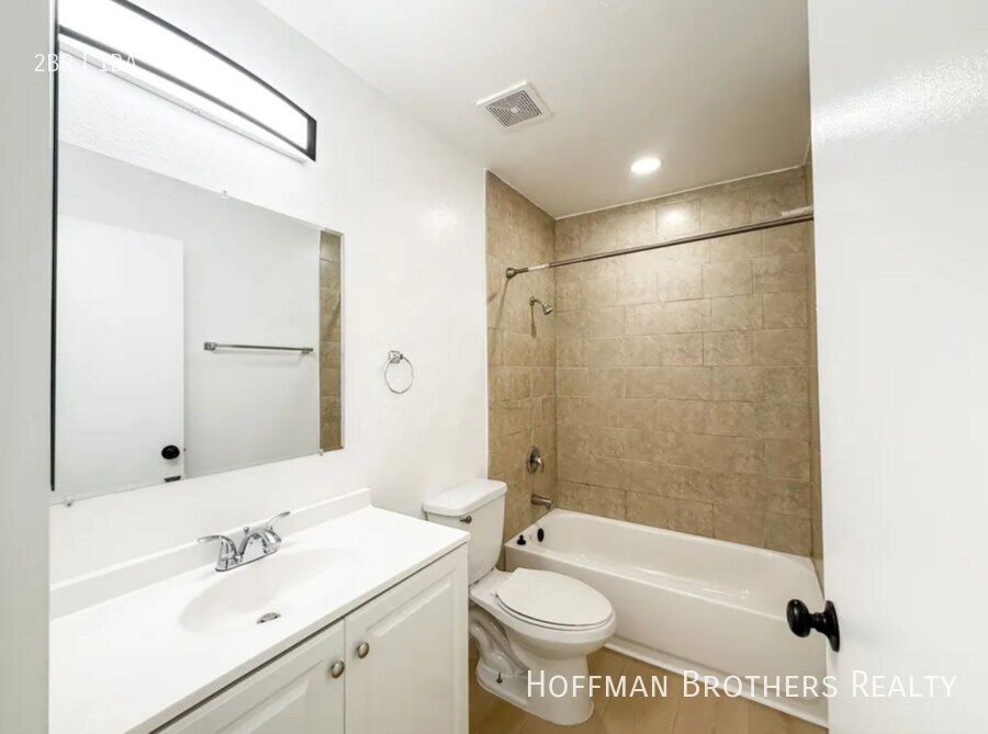 Foto del edificio - 14801 Delano St