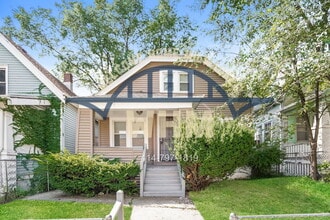 Building Photo - 3215 W Auer Ave