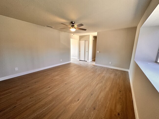Building Photo - 11904 Rocky Home Dr