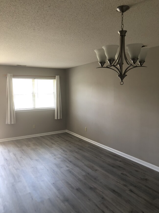 Building Photo - 306 Old Spring Hill Ln