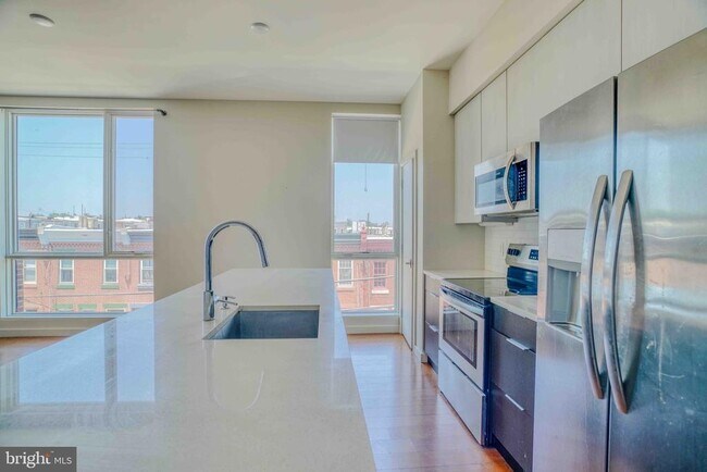 Foto del edificio - 812-24 E Thompson St