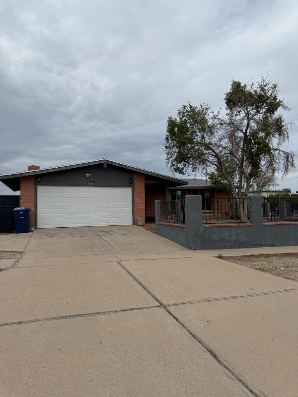Building Photo - 3730 S Sarnoff Dr