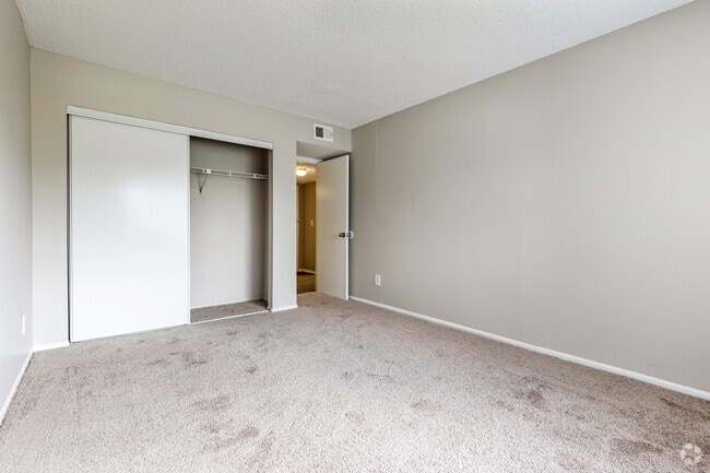 2BR, 2BA - 1,118SF - The Scarlet Floorplan - Upgraded - Monterey Lakes Apartments