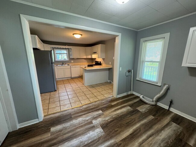 Foto del edificio - Rent Ready 3 Bedroom 2 Bathroom in Moline