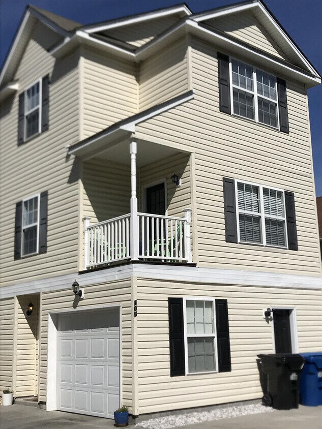106 Morrison Ave, Virginia Beach, VA 23452 Townhome Rentals in