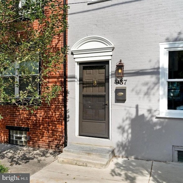 Photo - 937 N American St Townhome