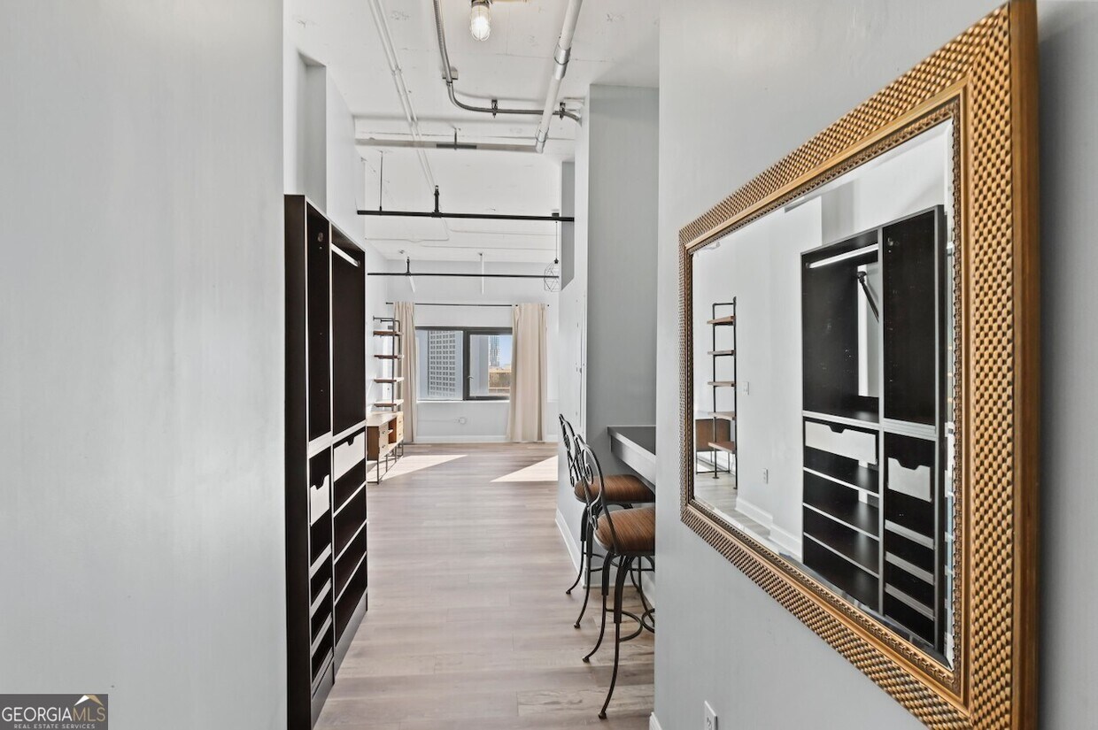 Foto principal - 120 Ralph McGill Blvd NE