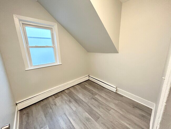 Building Photo - 8-10 Oakland St. Unit 1
