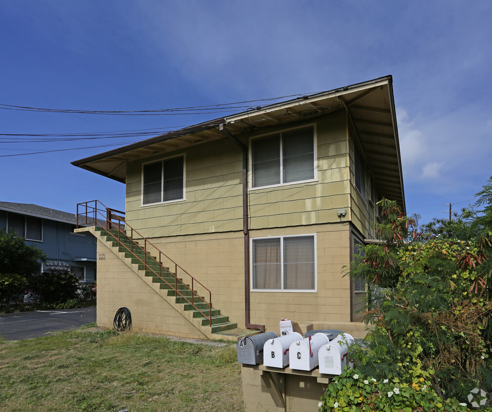 Building Photo - 2964 Varsity Cir