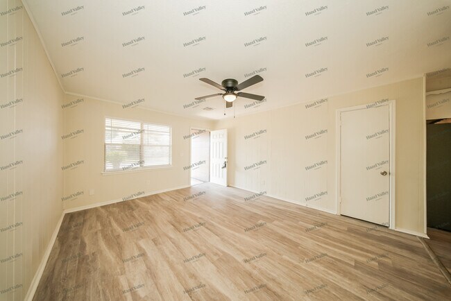 Foto del edificio - 705 SE 60th St