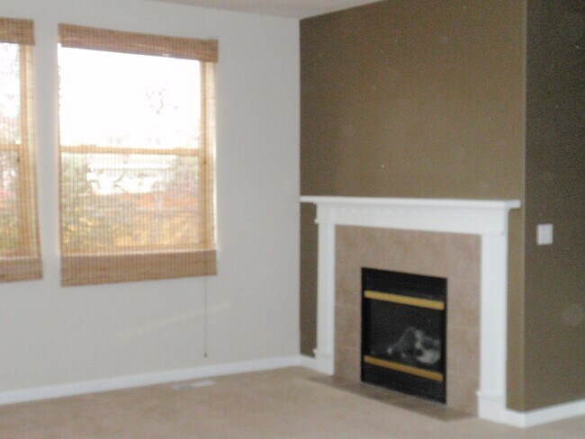Foto del edificio - Two Story Home in the Riverstone Community