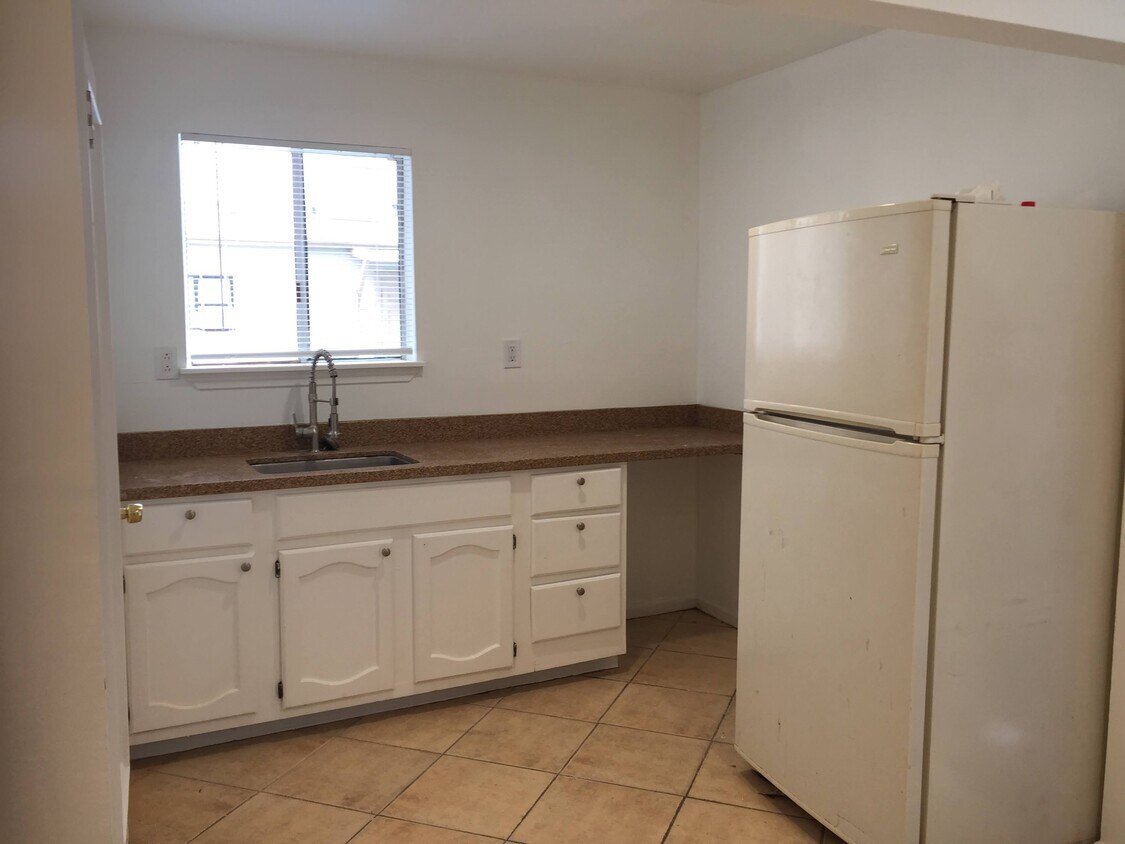 Foto principal - 640 N Fuller Ave