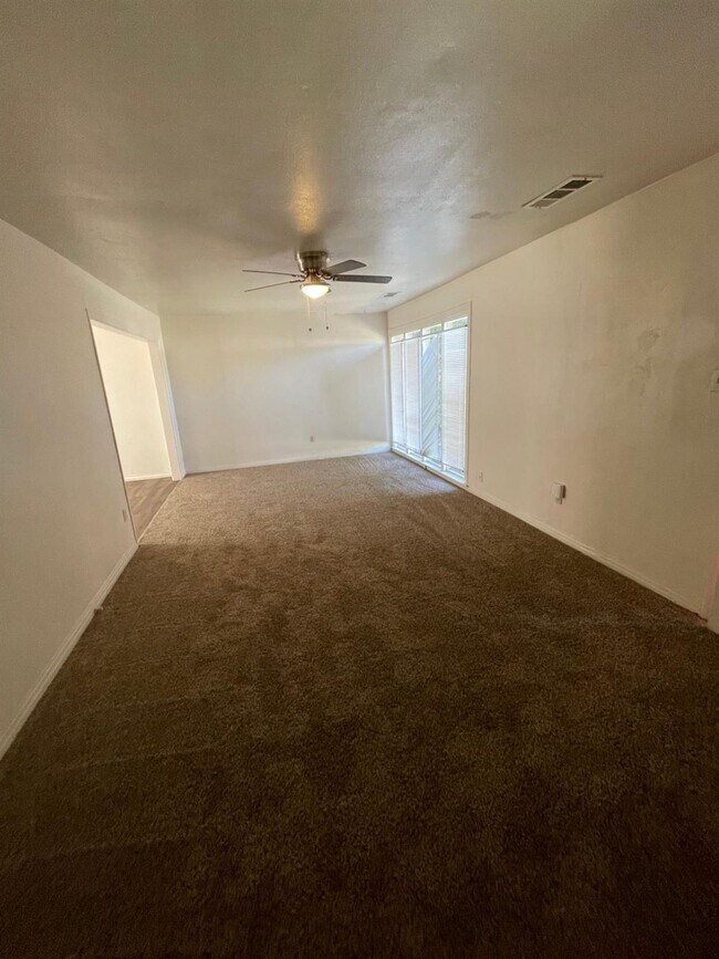 Building Photo - 2119 32nd St