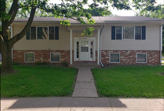 8116 8th St W