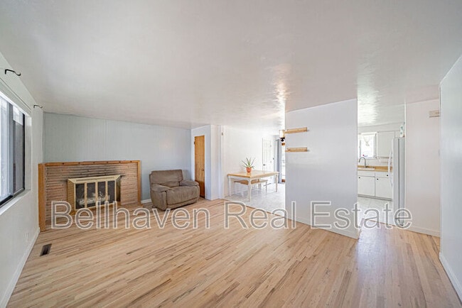 Building Photo - 618 Davidson Dr