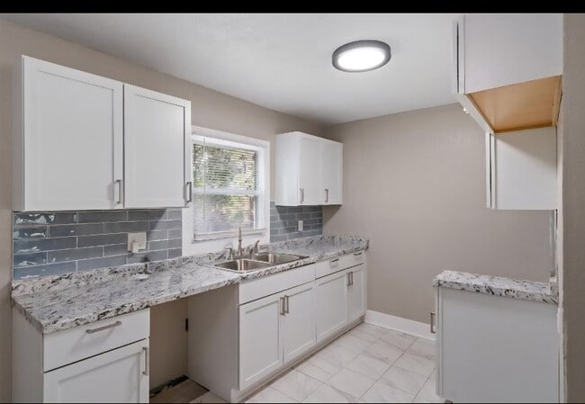 Building Photo - 5754 Indiana Ave