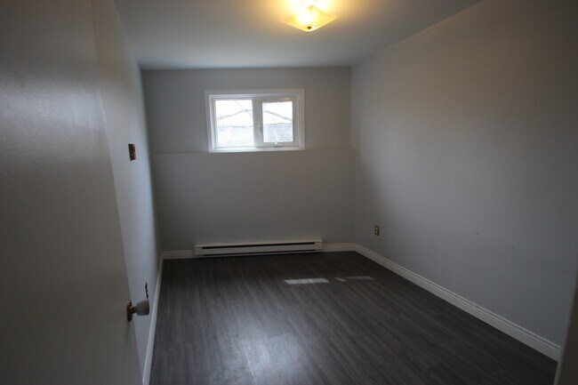 Building Photo - 22 8 St