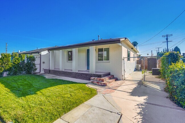 Building Photo - 11310 Argan Ave