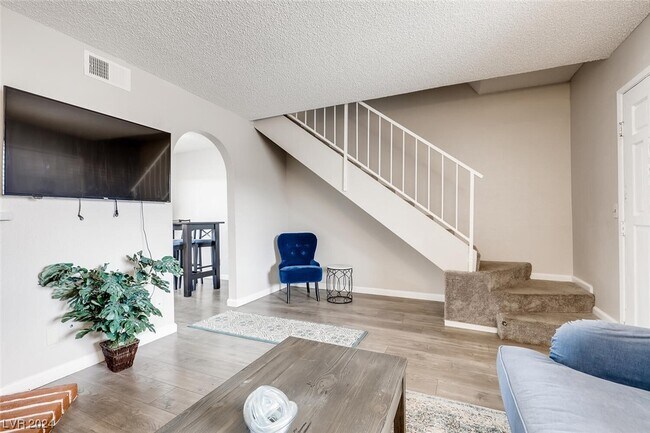Building Photo - 5247 Lisagayle Ct