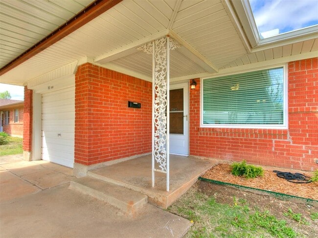 Building Photo - 113 E Ridge Rd