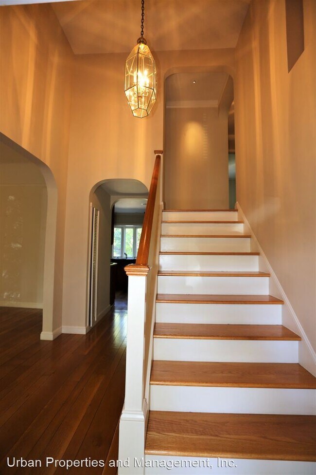 Building Photo - 4 br, 3 bath House - 232 Castilian Way